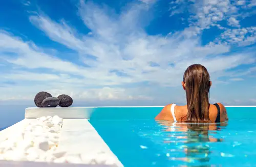 Construcción de piscinas infinity pool